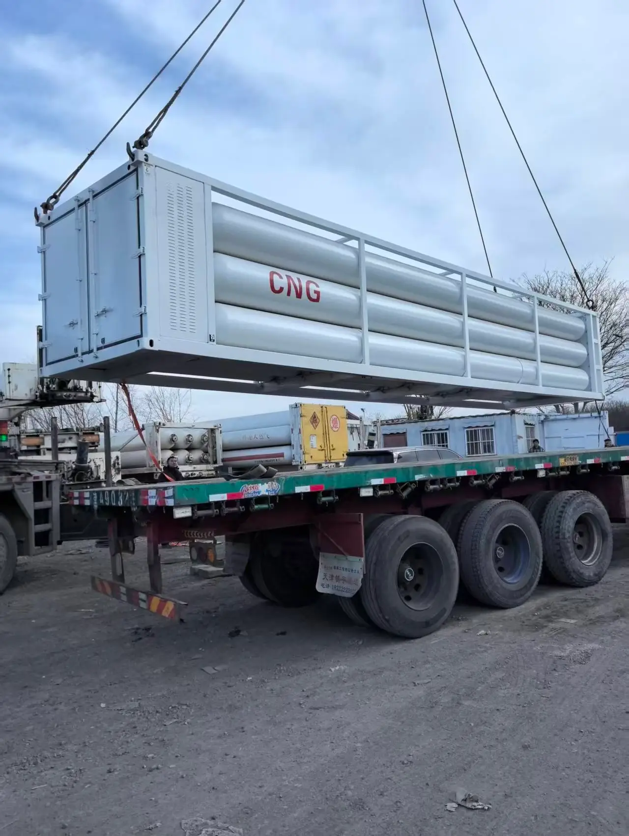 Compressed natural gas tubing vehicle