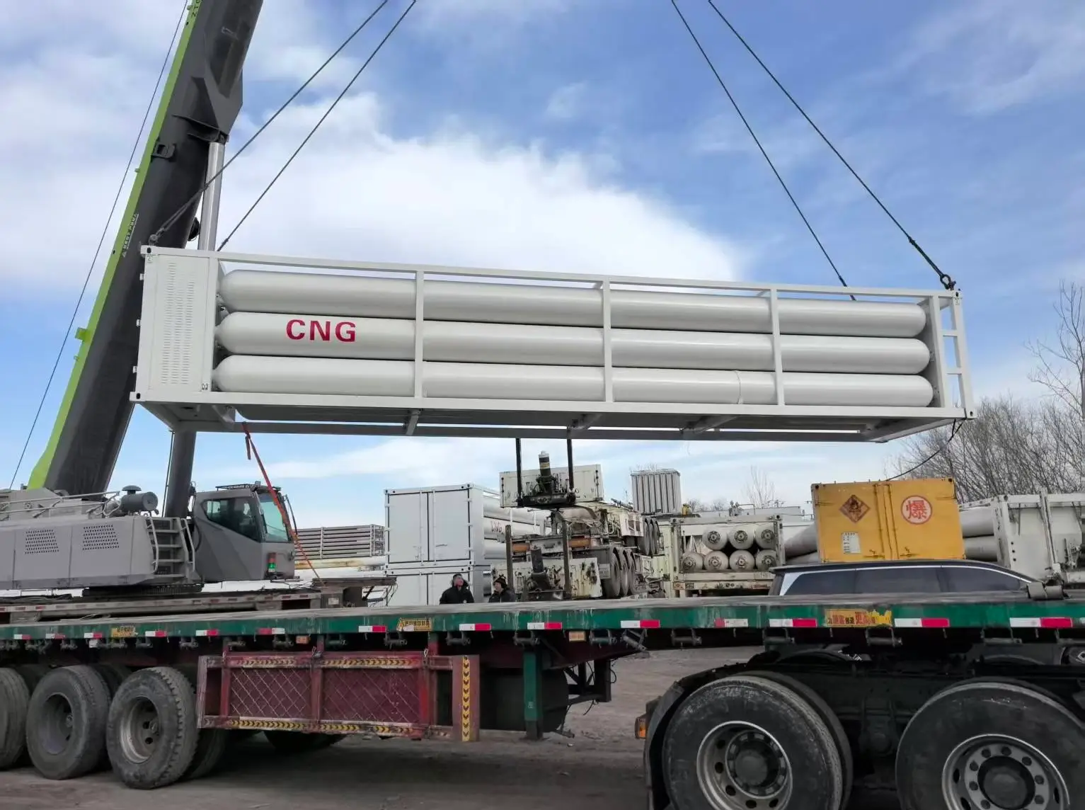 Compressed natural gas tubing vehicle