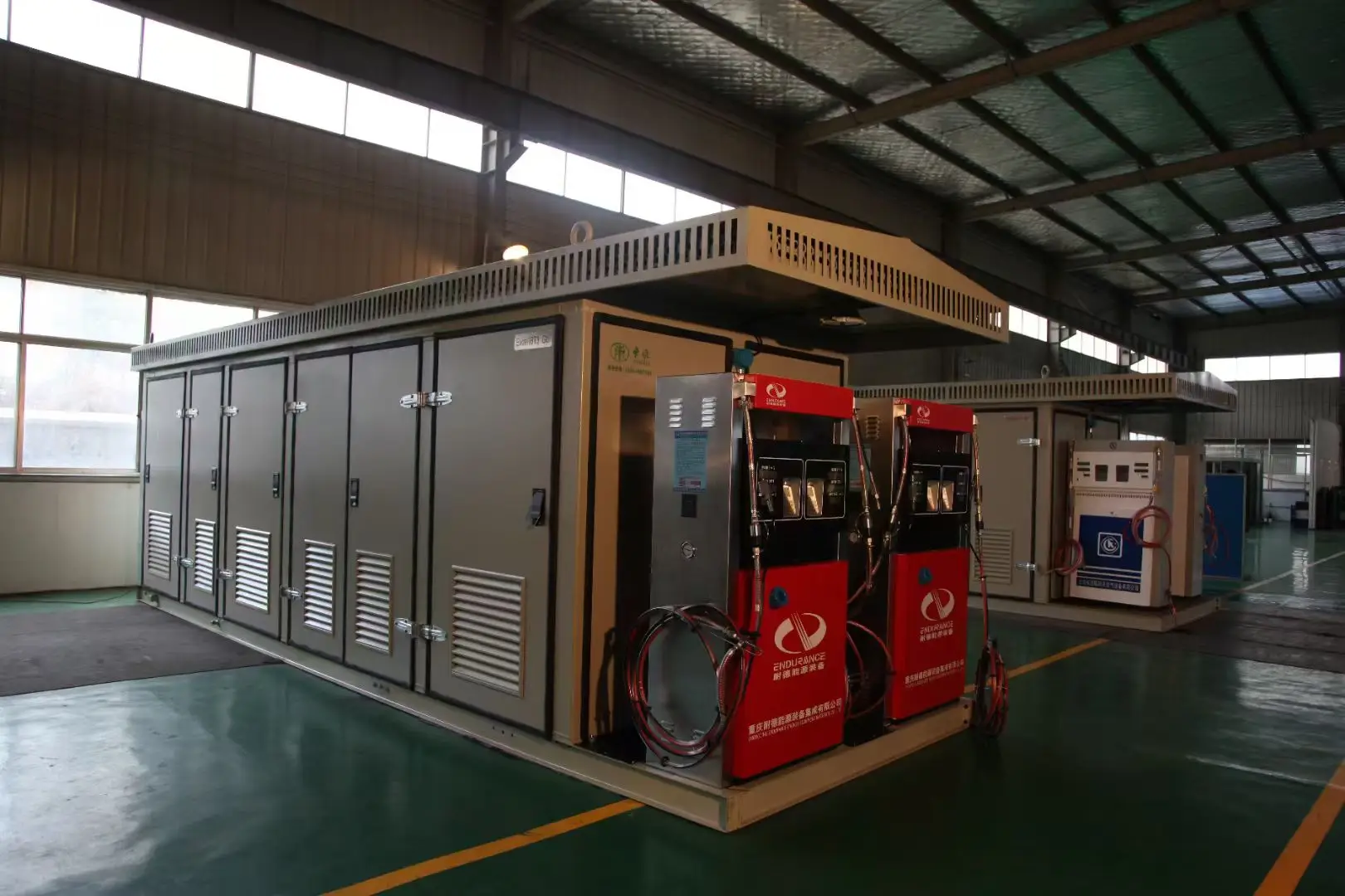 Compressed natural gas refueling station