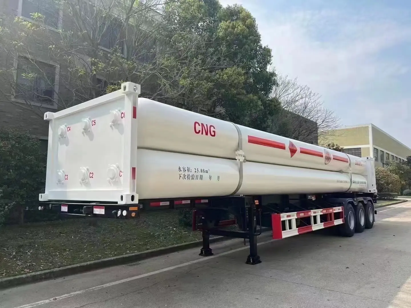 Compressed natural gas tubing vehicle