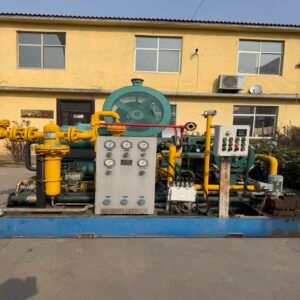 Oilfield associated gas recovery booster compressor